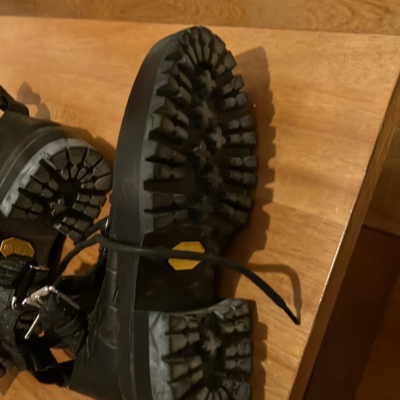 AMIRI CUT OUT COMBAT BOOT - Picture 7 of 12